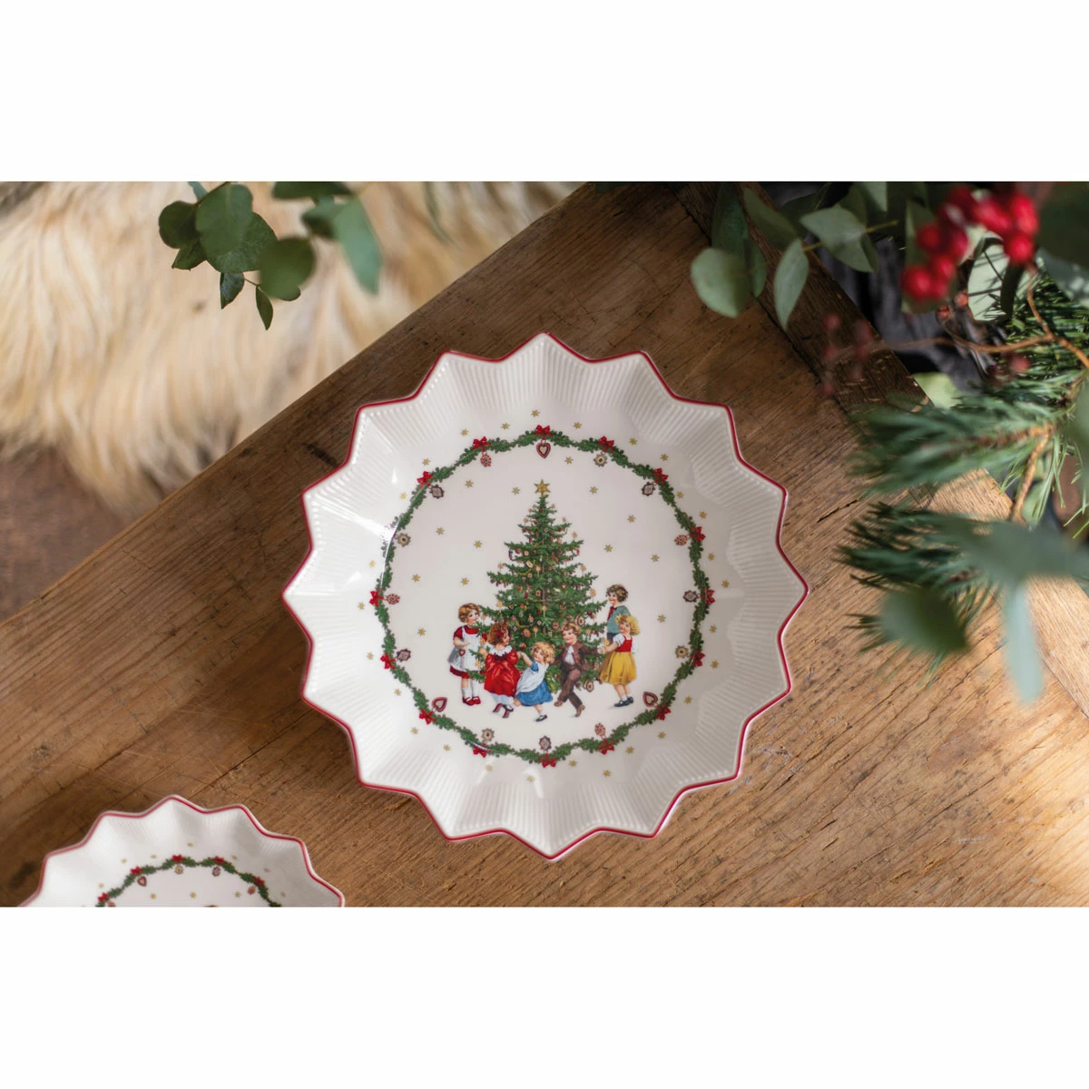 Villeroy And Boch 9.5" Toys Fantasy Bowl, Kids Dancing 2 Villeroy And Boch 9.5" Toys Fantasy Bowl, Kids Dancing - Image 2